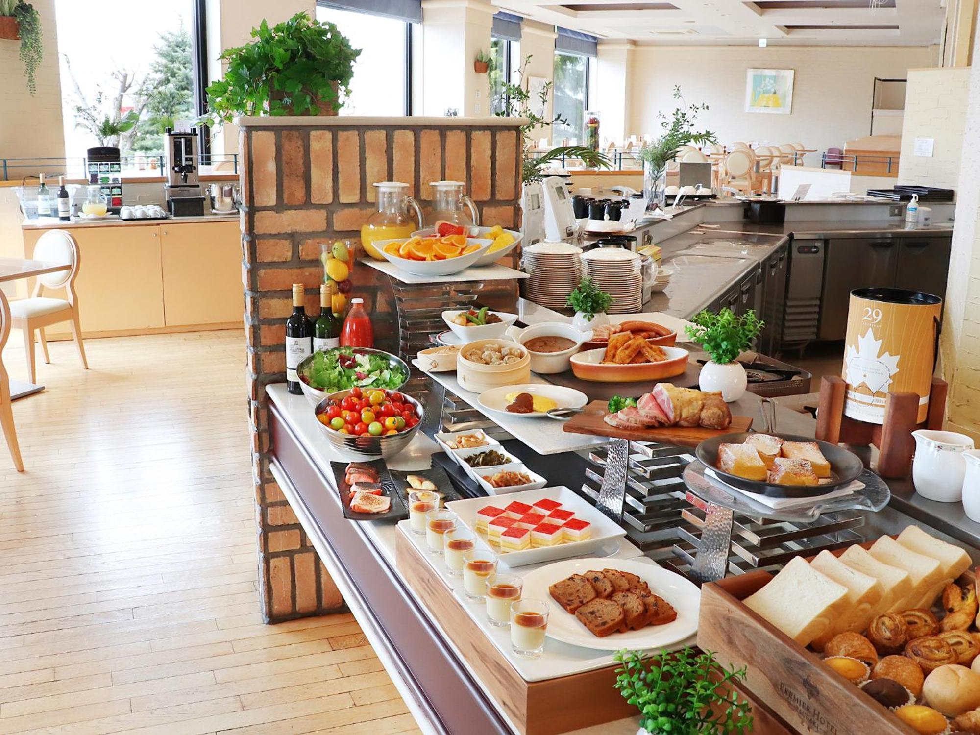 Premier Hotel -Tsubaki- Sapporo Eksteriør bilde A buffet at a hotel